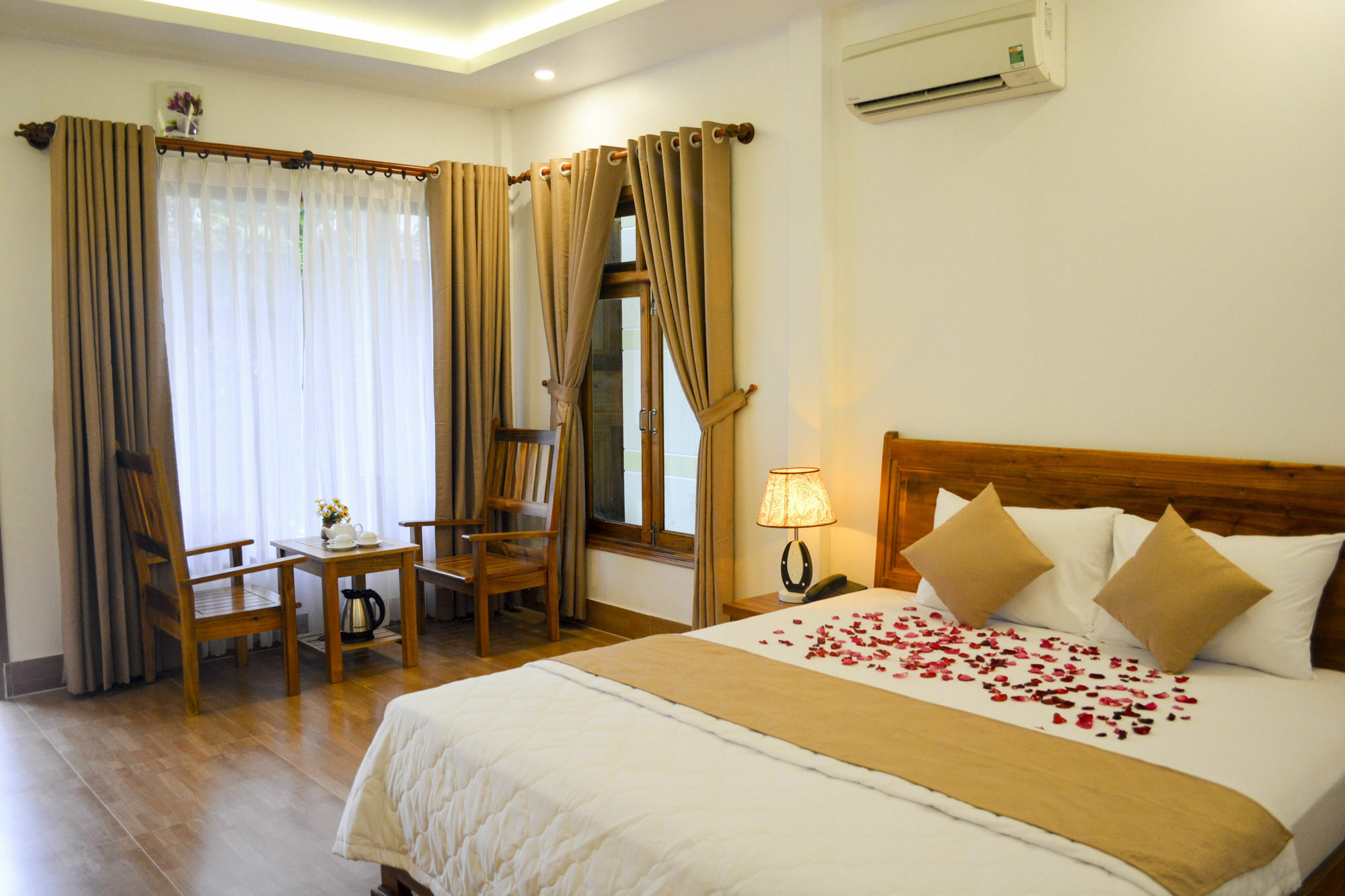 Ngoc Viet Bungalow Дуонг-Донг Экстерьер фото